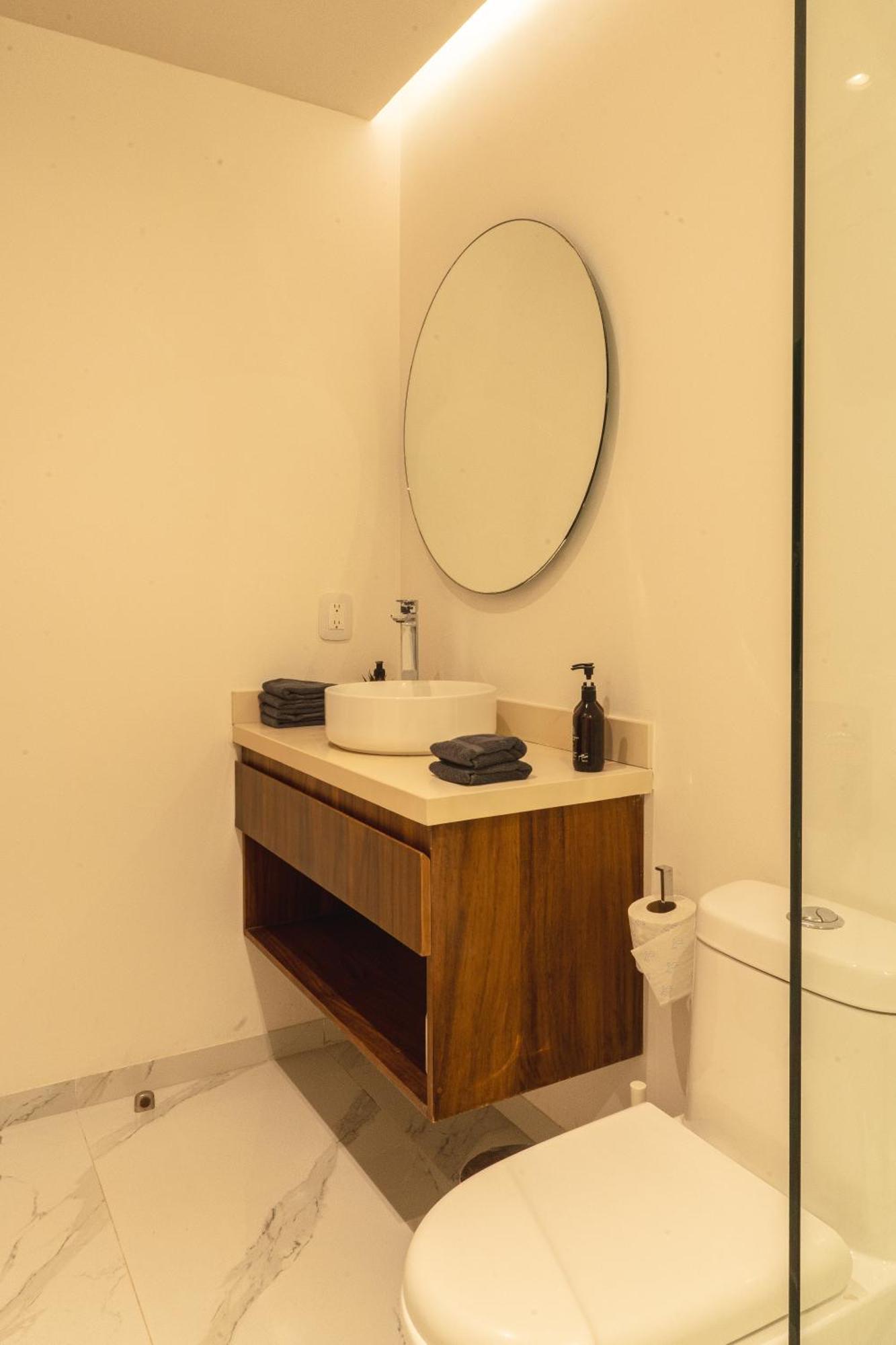 Kin And Shuttle Apartamento